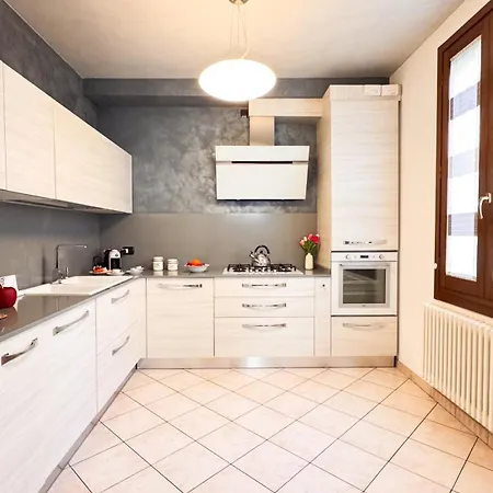 Lady Teresa 2-0 By Ca-sa Check Apartmán Chioggia